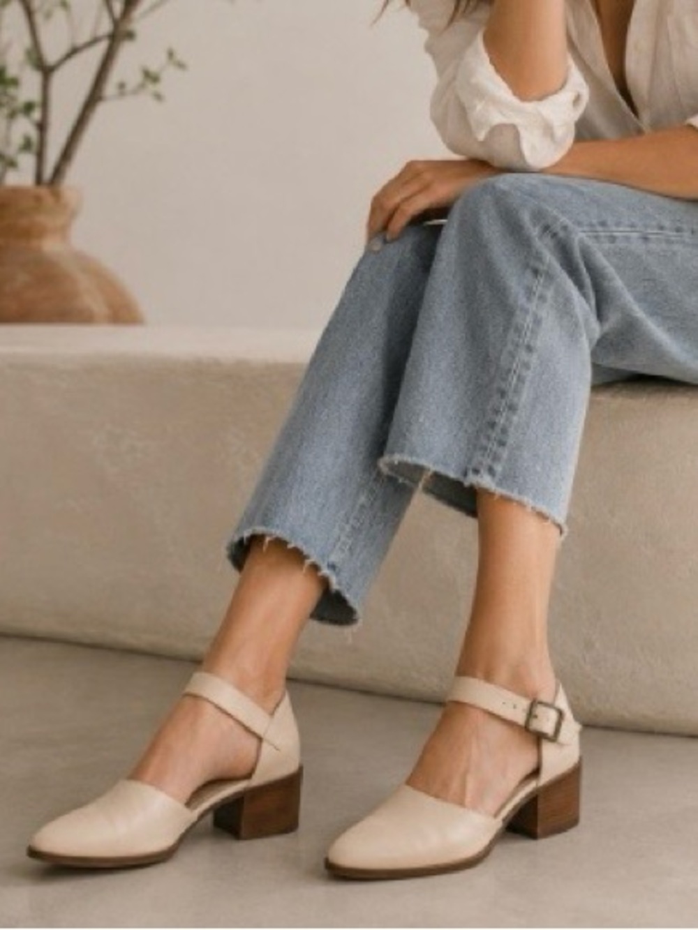 5 for $25!! Daniel Cassin Cream Mary Jane Block Heel Shoes